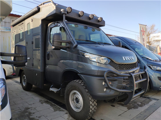 Z6尊龙意大利进口4x4越野房车 进口四驱房车多少钱